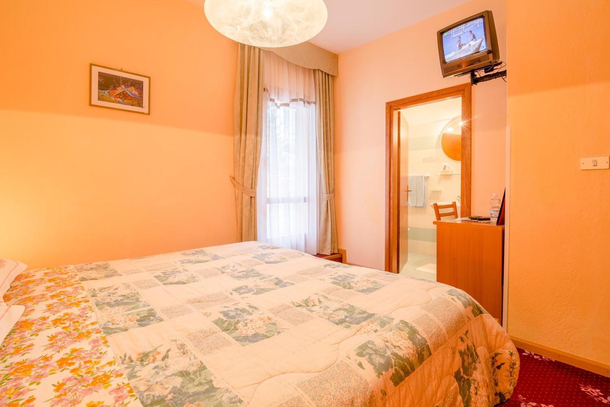 Albergo Genzianella Rocca Pietore Exterior photo